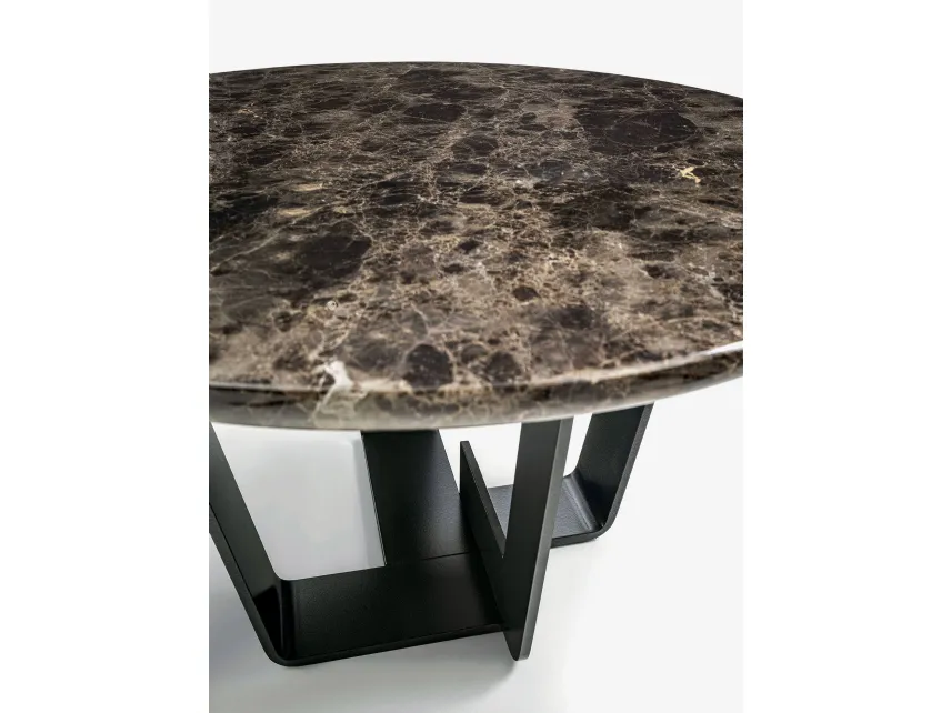 Tavolino rotondo Kohi Marble con top in marmo e base in ferro di Riva1920