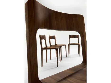 Sedia Sleek realizzata in legno massello di Riva1920