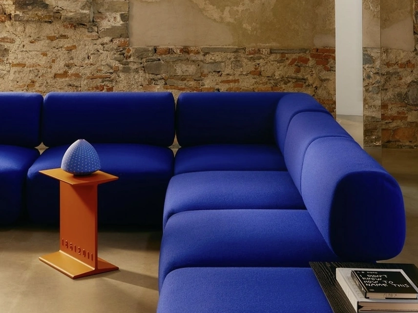 Tavolino Italia in metallo laccato di Desalto