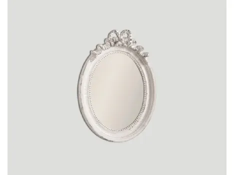 Specchio ovale Ilizia in agglomerato intagliato finitura White Vintage, lavorato a mano di Dialma Brown