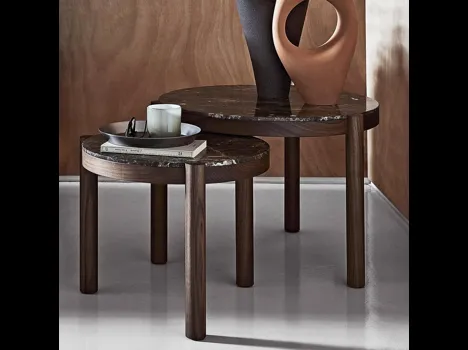 Tavolino rotondo in marmo e legno massello Gustav di Flexform