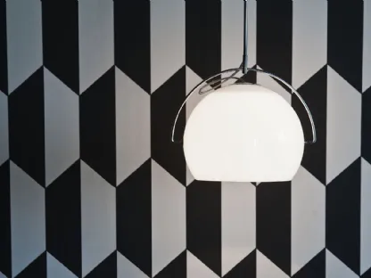 Lampada in vetro opaco e metallo Beluga White di Fabbian