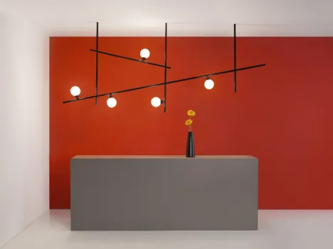 Lampada in metallo con giochi geometrici Freeline di Fabbian