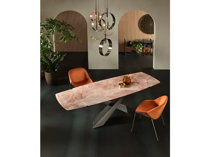 Lampada a sospensione Led Loop S6 formata da sei anelli in metallo in tre diverse dimensioni di Riflessi
