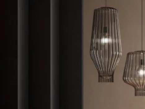 Lampada in vetro con struttura in metallo Saya di Fabbian