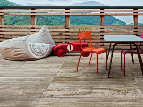 Piastrelle in gres effetto legno Rivamancina Outdoor di Tagina