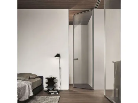 Porta battente in vetro e alluminio Zen di Rimadesio
