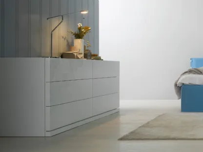 Comò Segno in laccato opaco con decoro di Capo d'Opera