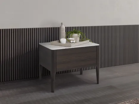 Comodino Marie in rovere termocotto con top in marmo di Conte
