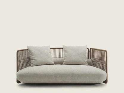 Divano lineare in tessuto con struttura in cuoio intrecciato Everett di Flexform