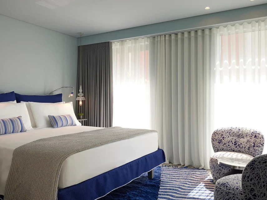 Letto imbottito Fly di Gervasoni