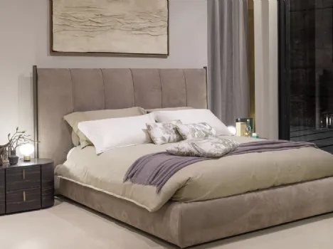 Letto in pelle Nabuk con testiera Levante di Conte