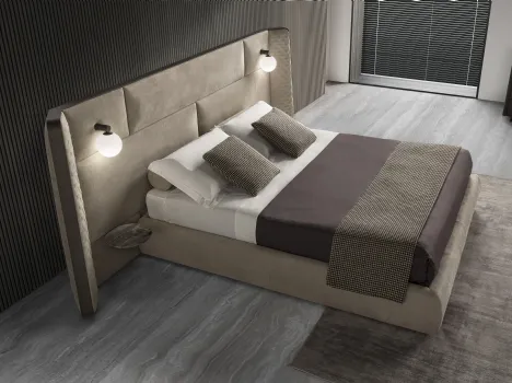 Letto in pelle Nabuk color Conchiglia con testiera importante Suite di Conte