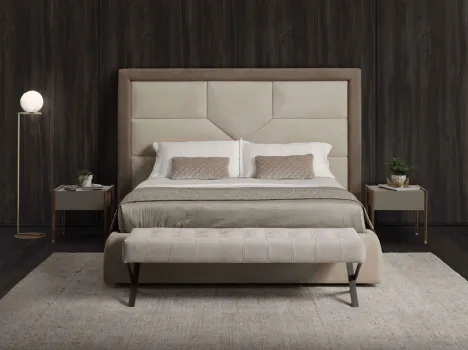 Letto in pelle bicolore con testiera Versailles di Conte