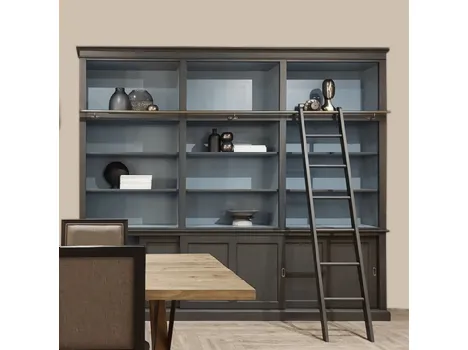Libreria a muro in legno con scaletta Idea 2 con interni laccati color Blu ed esterno laccato Lavagna e particolari in metallo di Dialma Brown