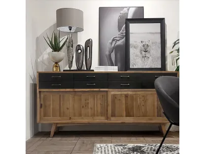 Madia Hugo con 8 cassetti rivestiti in metallo color grafite realizzata in legno stratificato e legno massello di Old Pine di Dialma Brown