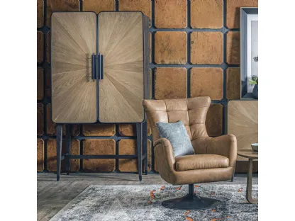 Madia alta Perseo realizzata in legno stratificato laccato color brunito e legno massello di Rovere naturale con base in legno e piedini in metallo color Grafite di Dialma Brown