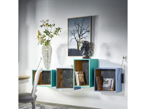 Mobile ingresso Consolle sospesa Quattropertre realizzata in legno stratificato e legno massello laccato a pennello color blue Avion e verde smeraldo con schienale stampato di Dialma Brown
