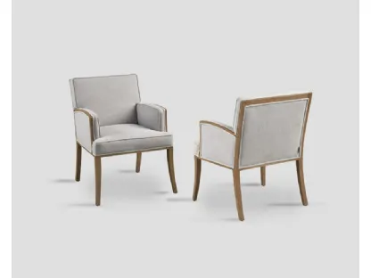 Poltroncina Angelica imbottita e rivestita in tessuto con struttura in legno di Dialma Brown