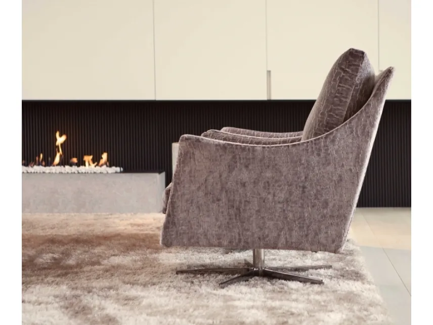 Poltrona in tessuto con base girevole in alluminio Boss di Flexform