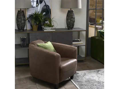 Poltroncina Canterbury in vera Pelle con piedi in legno di Dialma Brown