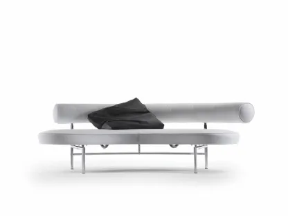 Divano lineare di design in pelle con struttura in metallo Max di Flexform
