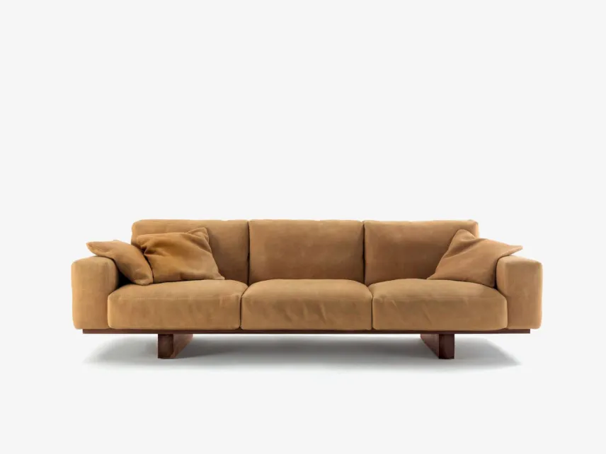 Divano lineare Utah Sofa in pelle con struttura in legno di Riva1920