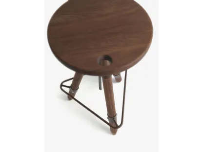 Sgabello Ello interamente realizzato in legno massello con seduta girevole e regolabile in altezza di Riva1920