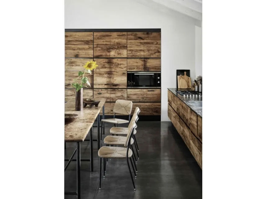 Sedia First Steps in metallo con intreccio in paglia di fiume colore naturale di Flexform