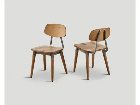 Sedia Gisella con struttura in metallo finitura naturale e parti in legno color Vintage di Dialma Brown