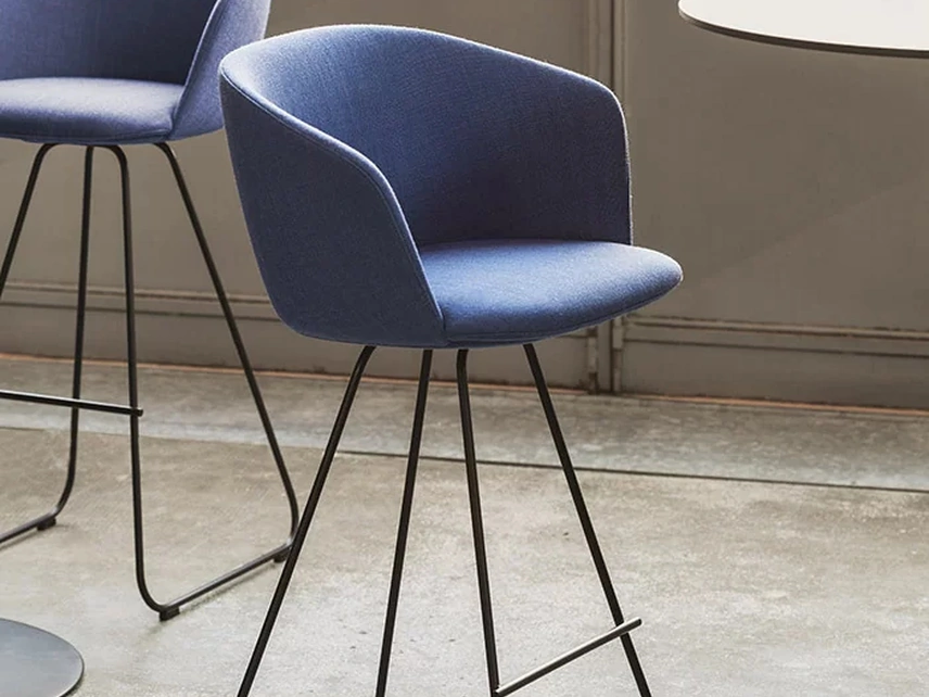 Sgabello Glove di LaPalma