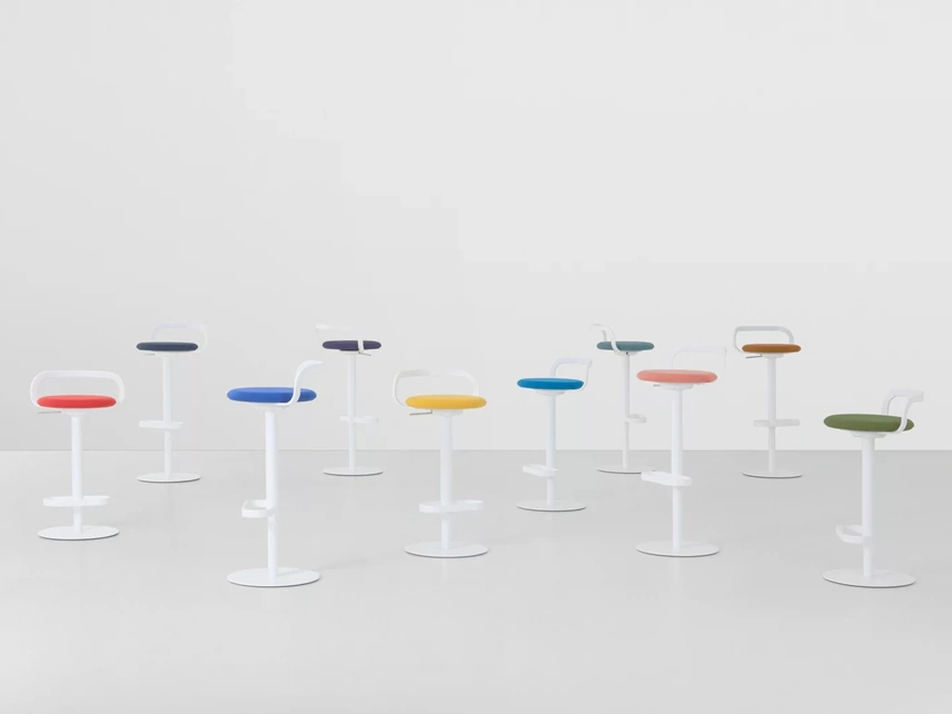 Sgabello Mak in metallo con seduta imbottita di LaPalma