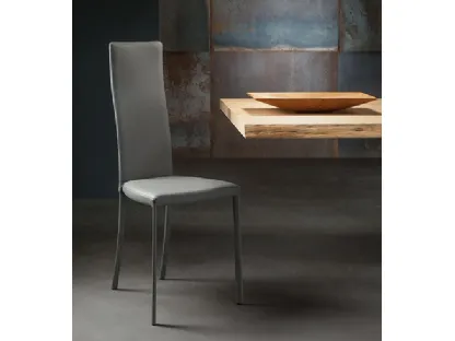 Sedia Luna con schienale alto rivestita in pelle di Riflessi