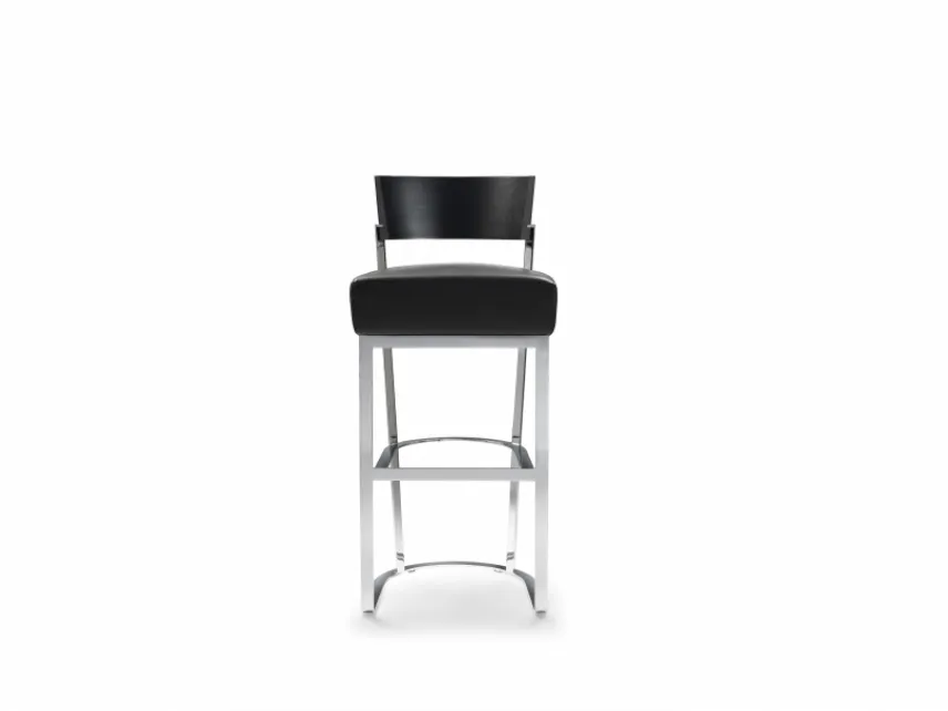 Sgabello Morgan con struttura in metallo, schienale in legno massello e seduta in pelle imbottita di Flexform
