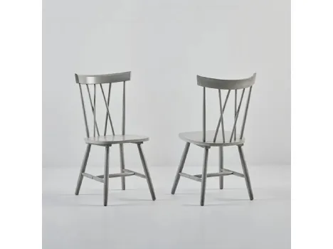 Sedia Paulina realizzata in legno massello finitura laccato Dark Grey patinato di Dialma Brown