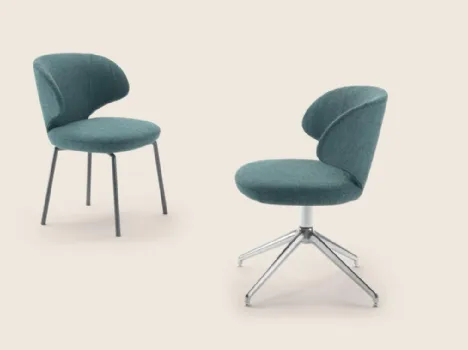 Sedia Susanne in tessuto imbottito con base girevole in metallo di Flexform