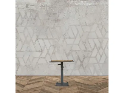 Tavolo quadrato Adone con top in legno stratificato di Conifera finitura Old Pine e struttura in metallo laccato color Grafite di Dialma Brown