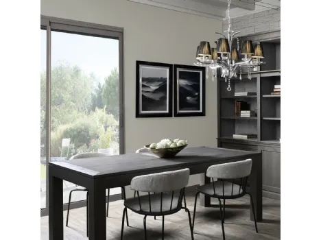 Tavolo allungabile Antiparos realizzato in legno stratificato e legno massello di Conifera finitura Dark Grey di Dialma Brown