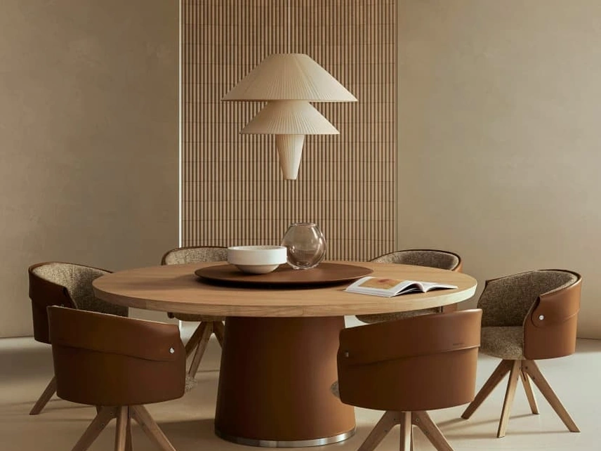 Tavolo con top in legno e base rivestita in cuoio Enn di Flexform