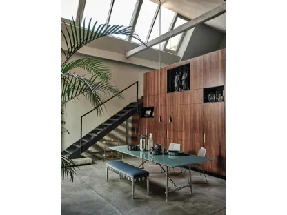 Tavolo Any Day in marmo lucido con struttura in metallo di Flexform
