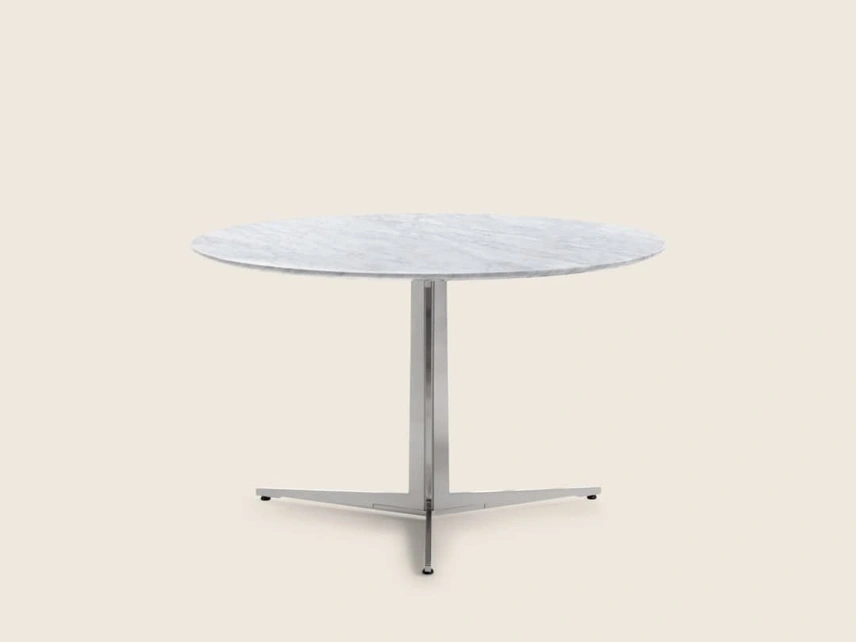 Tavolo Fly con top in marmo di Flexform