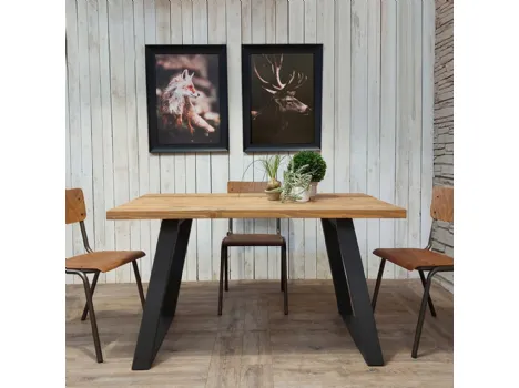 Tavolo rettangolare Glauco con top in legno stratificato di Conifera e legno massello finitura Old Pine e struttura in metallo color Grafite di Dialma Brown