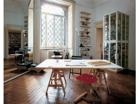 Tavolo rettangolare con struttura in faggio e top in laminato colore bianco Leonardo di Zanotta