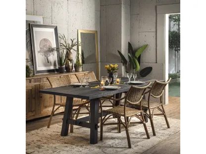Tavolo rettangolare Maratea realizzato in legno stratificato e legno massello finitura Dark Titanium di Conifera di Dialma Brown