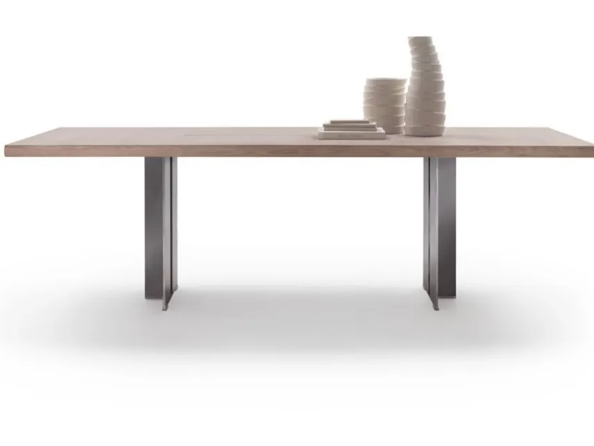 Tavolo moderno in metallo e legno Spello di Flexform