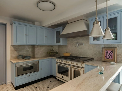 Cucina Classica in legno laccato Artis con penisola di Marchi