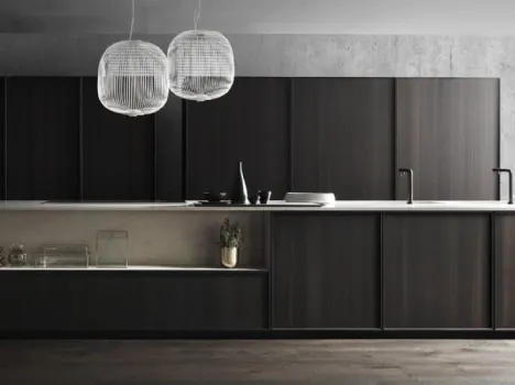 Cucina Design con isola Frame finitura impiallacciato Eucalipto Raw con top in Gres di Modulnova