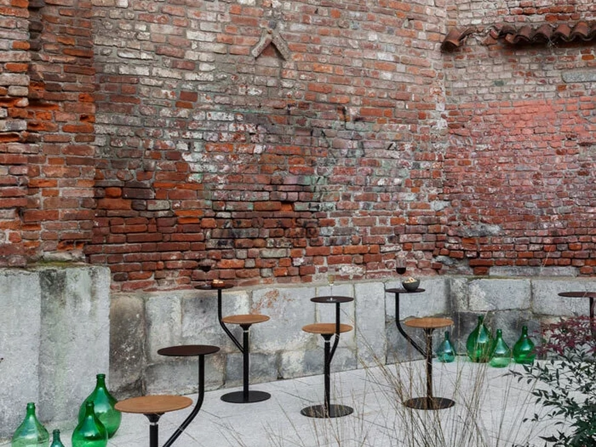 Sgabello da giardino con tavolino Aaron di LaPalma