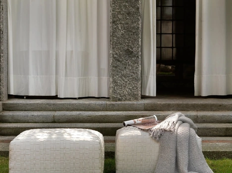Pouf in gomma poliuretanica Bangkok Outdoor di Flexform