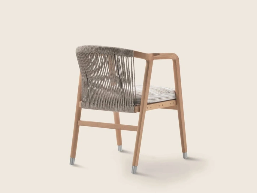 Sedia Crono Outdoor in legno massello e corda intrecciata di Flexform